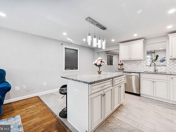 5th image of 14217 Mapledale Ave