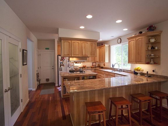 5th image of 8249 Pelican Ln SE