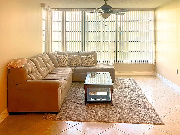 5th image of 1707 Whitehall Drive #103