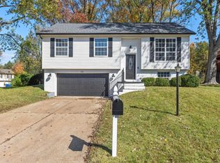 120 Urban Way Dr, Swansea, IL