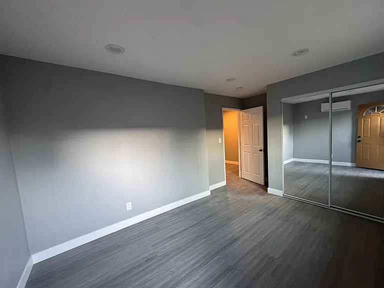 5107 S Harvard Blvd #B — Photo 6