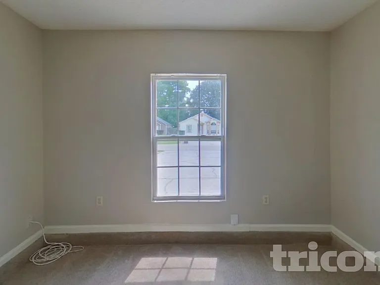 1854 Mackenzie Ct N — Photo 15