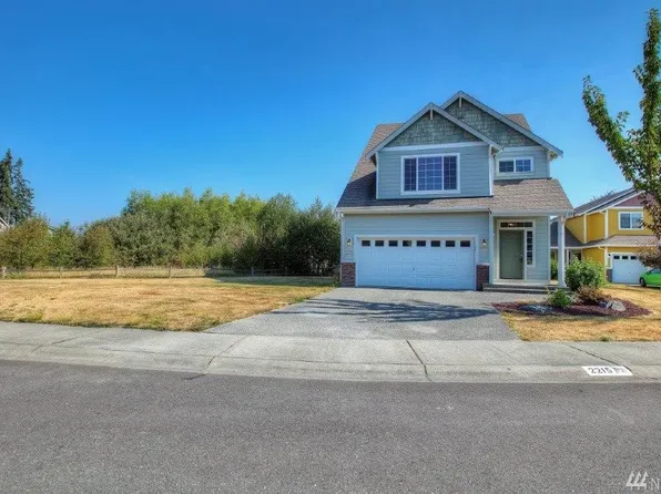 2215 190th St E, Tacoma, WA 98445