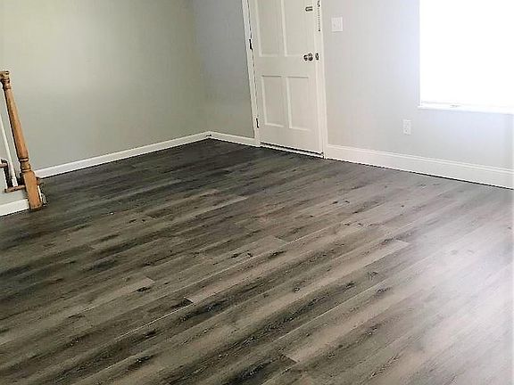 2nd image of 3009 Thames Ln