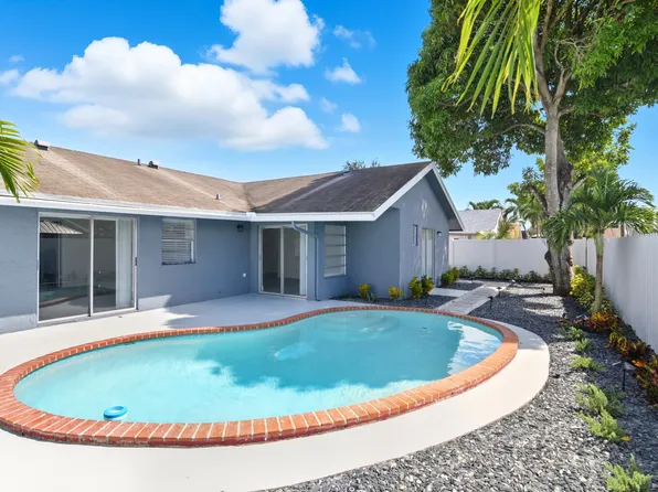 8150 SW 3rd Ct, Pompano Beach, FL 33068