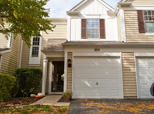 202 Half Moon Cir, Aurora, IL 60504