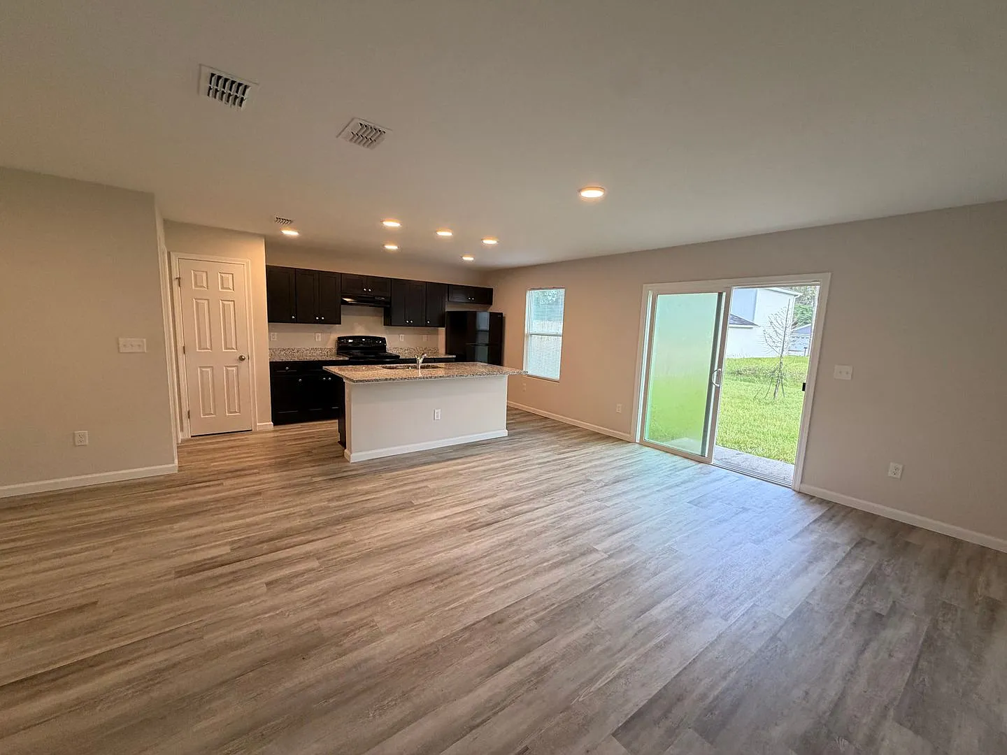 3/2 Single Family Home in Marietta! Pet Friendly! — Photo 4