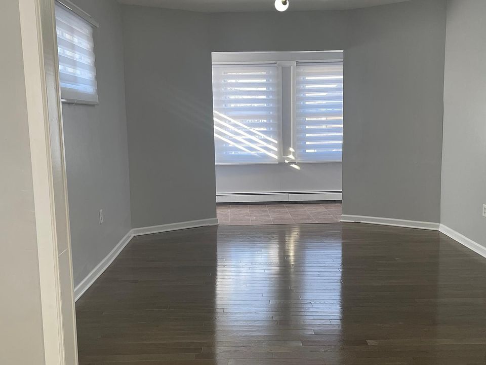 1st image of 237 Pelton Ave