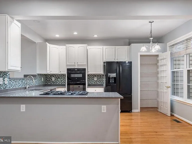 8648 Royal Worcester Ln — Photo 10