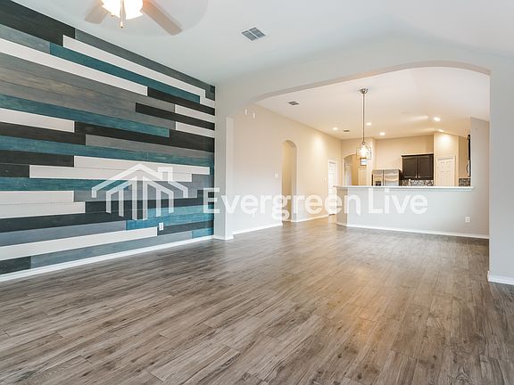 4th image of 2501 Old Buck Dr