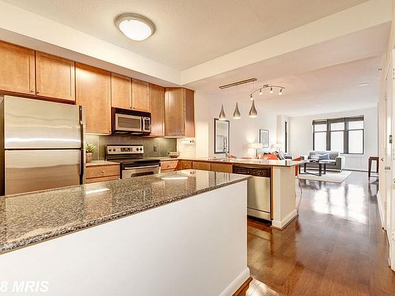 Kitchen (1 of 4)