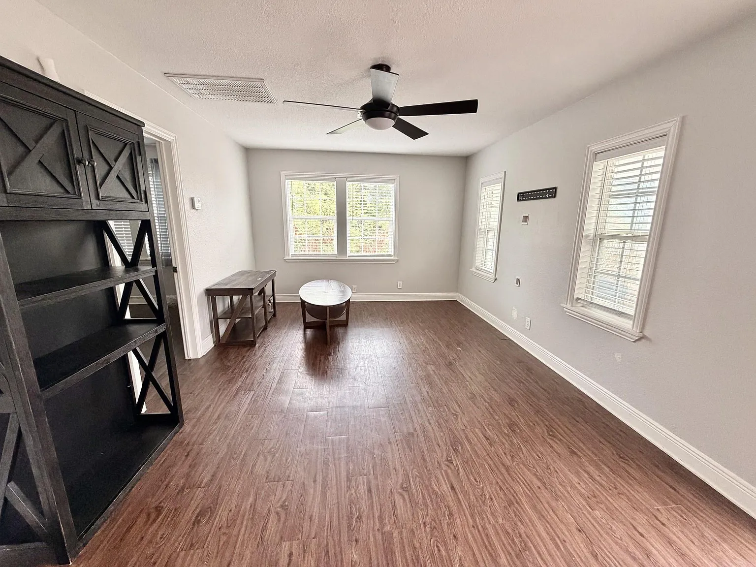 2 bed, 1.0 bath, 720 sqft, $1,600 — Photo 3