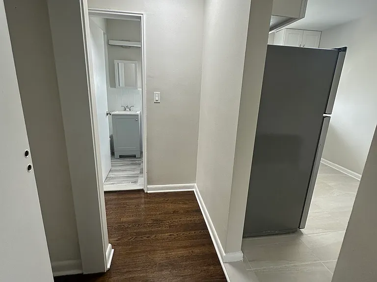 210 Broad Ave #B — Photo 11