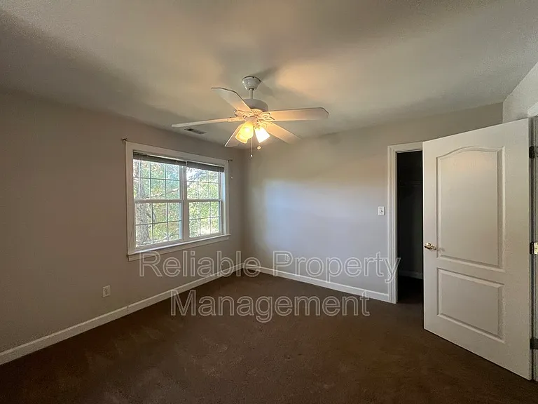 1004 Melville Ln — Photo 22