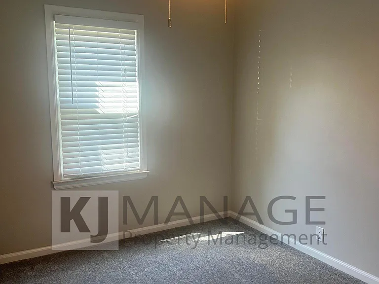 15631 Doris St — Photo 8