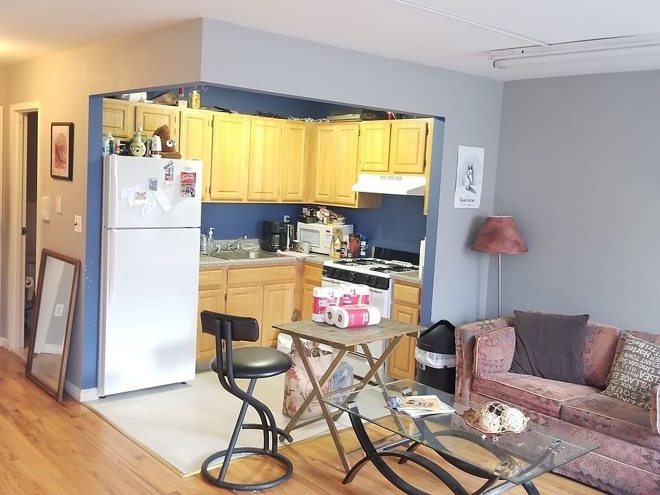 1st image of 621 Marcy Ave #3R