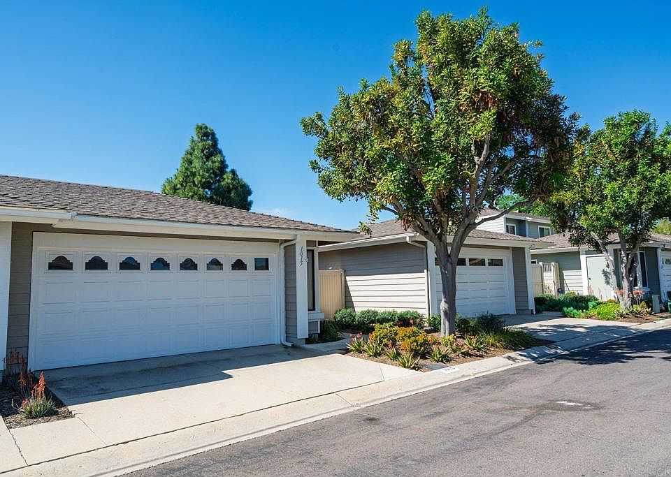 1st image of 1015 Gleneagles Pl