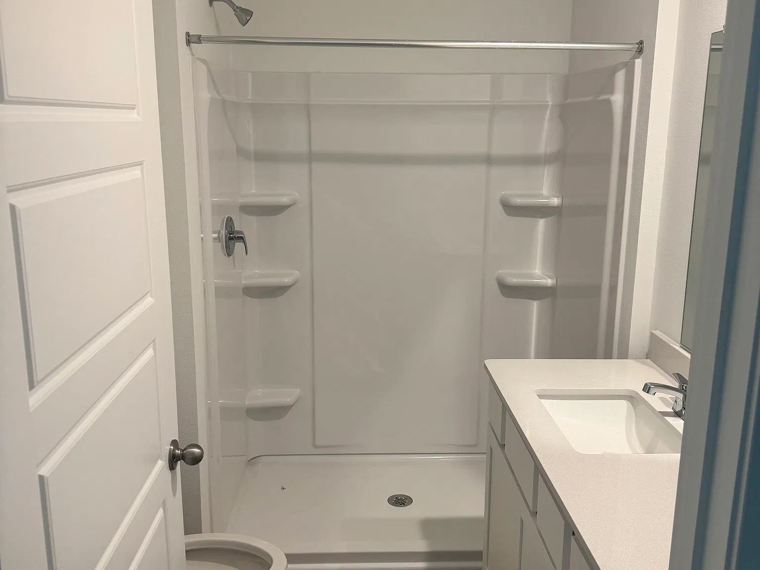3 bed, 1308 sqft, $1,950 — Photo 3