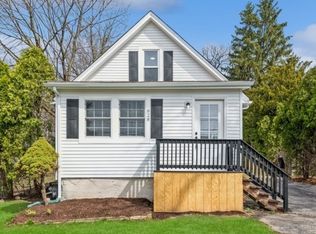 828 Bode Rd, Elgin, IL 60120