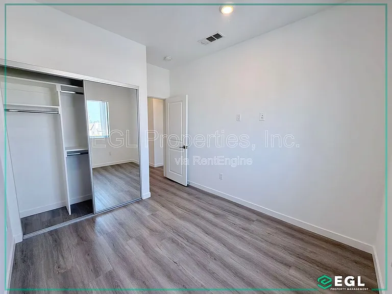 10501 Buford Ave #E — Photo 9