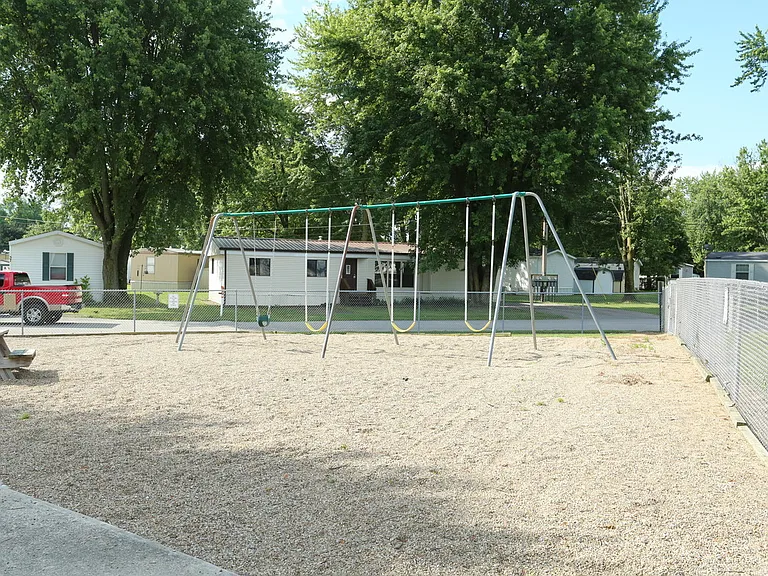 2066 Victory Rd — Photo 16
