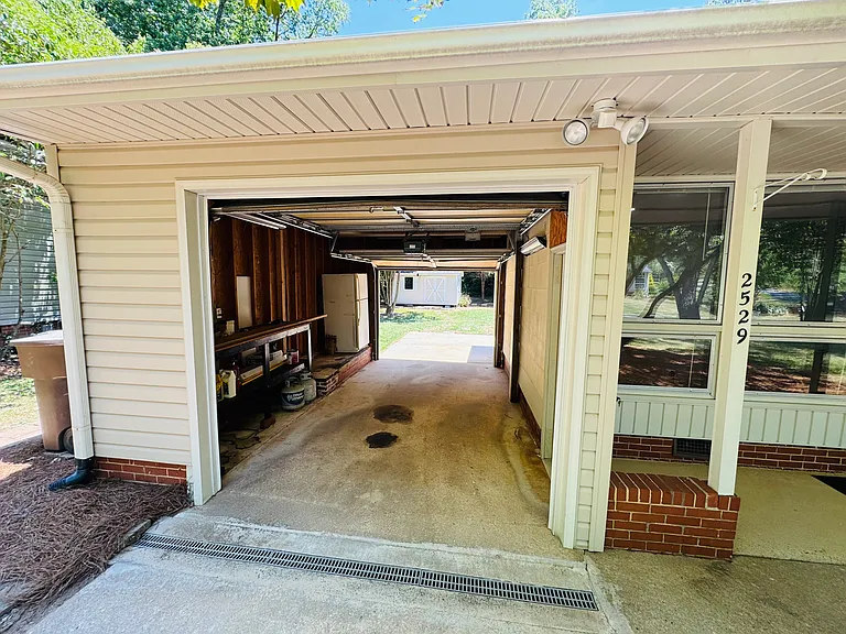 2529 Overbrook Dr — Photo 3
