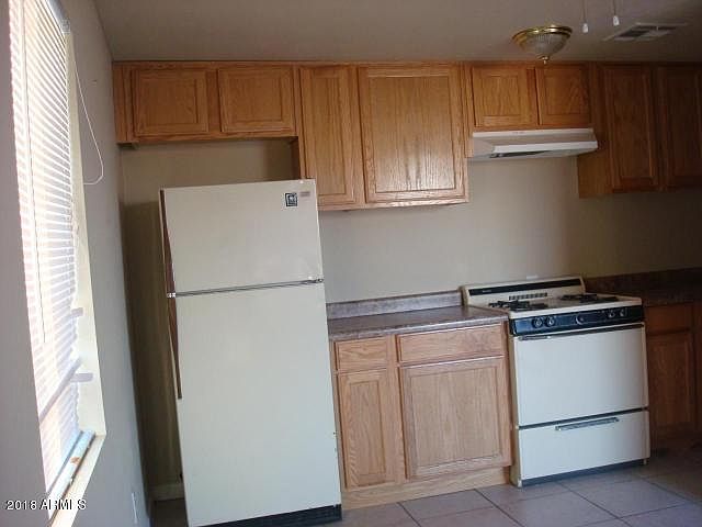 2nd image of 2460 E Pueblo Ave
