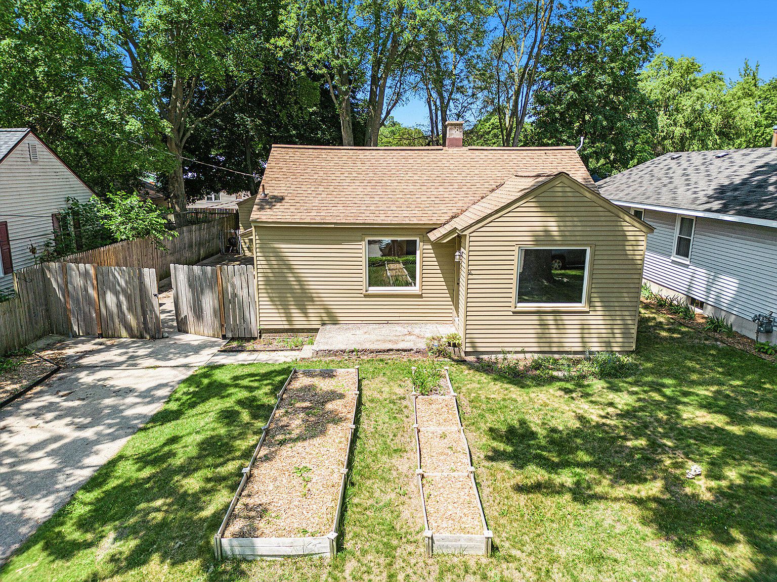 3581 Oriole Ave SW, Wyoming, MI 49509 Zillow