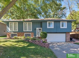 1310 Greenwood Ave, Papillion, NE 68133