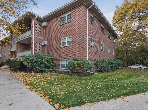 62 Jacqueline Rd APT 5, Waltham, MA 02452
