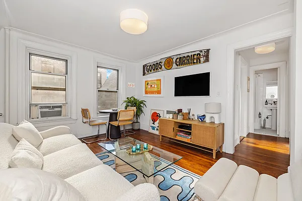 Rented by Avi Nash Associates | media 2