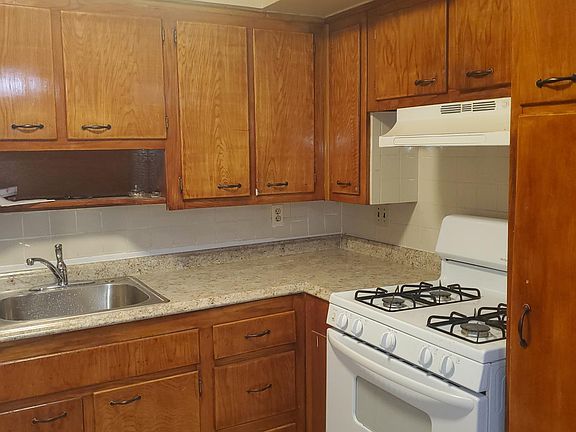 2nd image of 3444 Mickle Ave #1