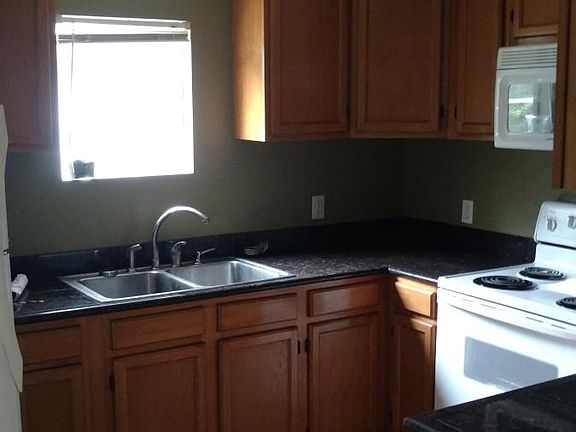 3rd image of 1212 E Frierson Ave
