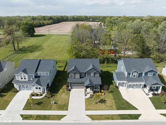 3rd image of 5240 Veranda Dr