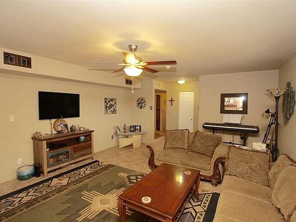 4th image of 3044 S Del Mar Ave