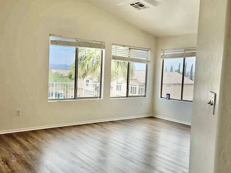 2040 E Behrend Dr — Photo 13