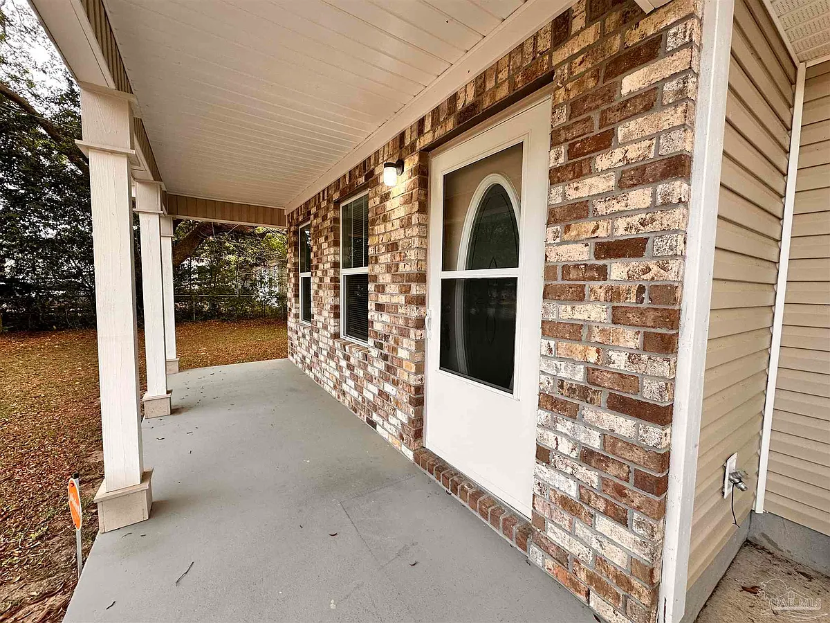 Building Photo - 4780 Oakland Dr