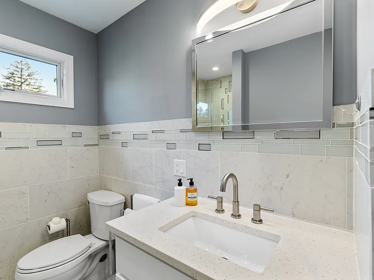 44 Hillcrest Ave — Photo 17