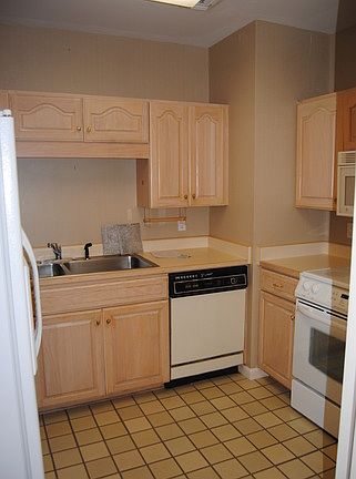 3rd image of 1 Towers Park Ln APT 509