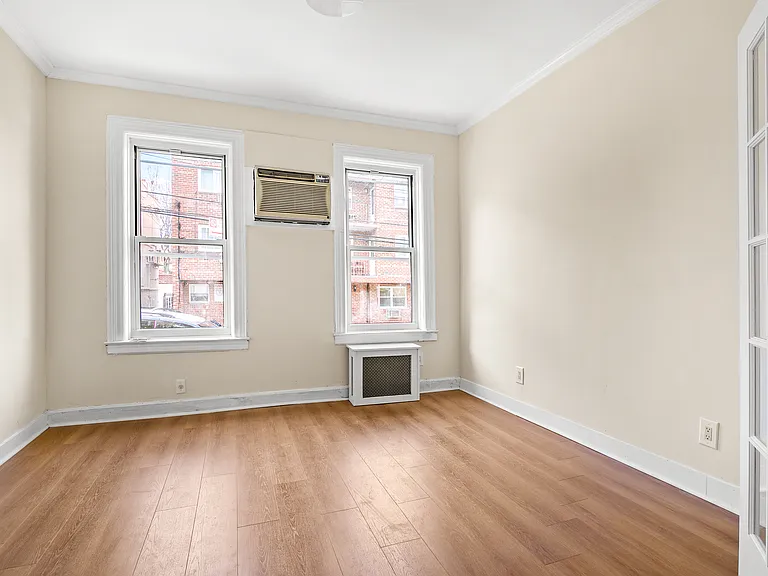 25-41 14th Pl #1 — Photo 2