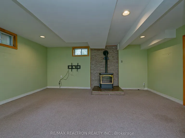 250 Meadow Rd — Photo 19