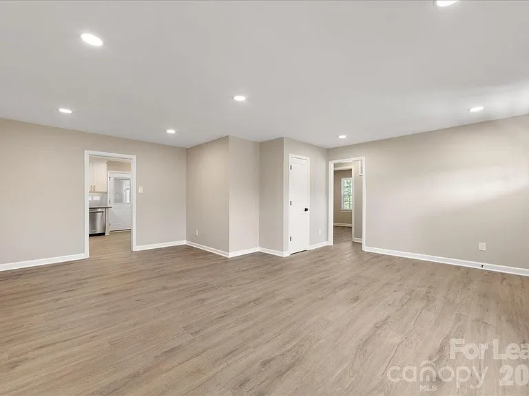 4700 Walden Ct — Photo 5