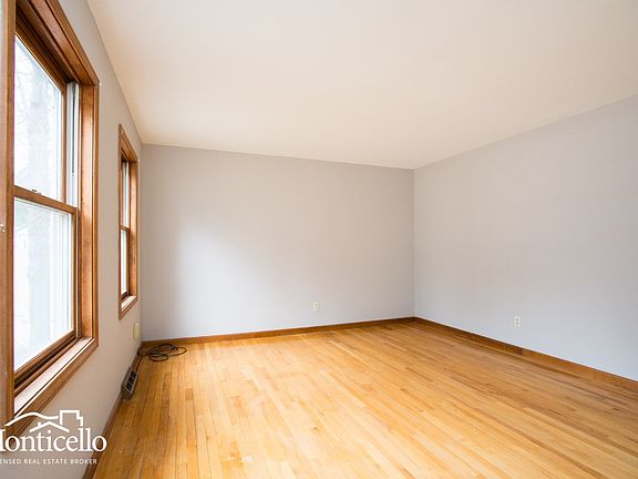 2nd image of 4 Siena Dr