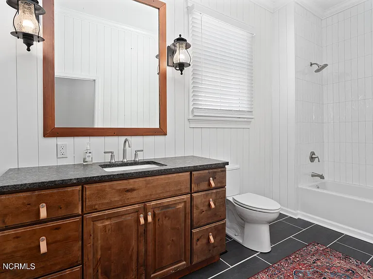 305 Harnett St — Photo 31