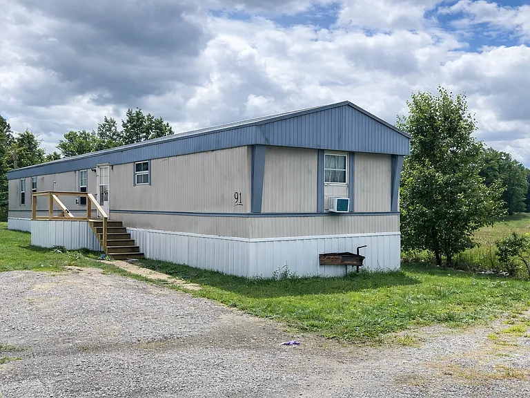 93 Moore Ln — Photo 1