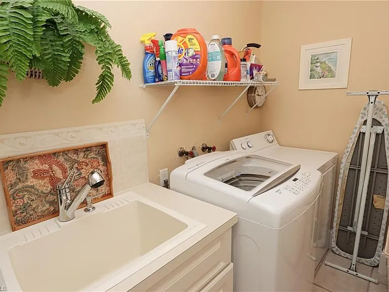 6810 Sand Pointe Cir #4.26 — Photo 17
