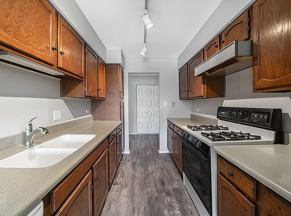3rd image of 3350 N Carriageway Dr Unit 212