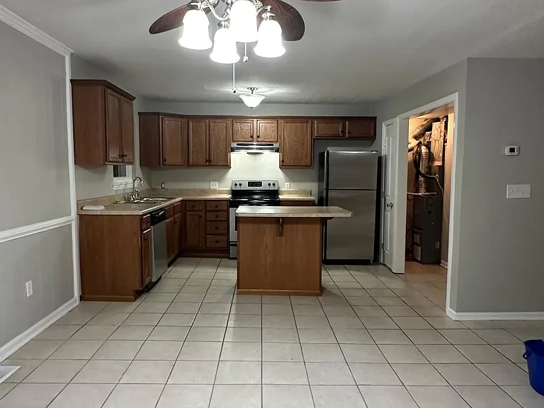 1702 Elbert Dr — Photo 10