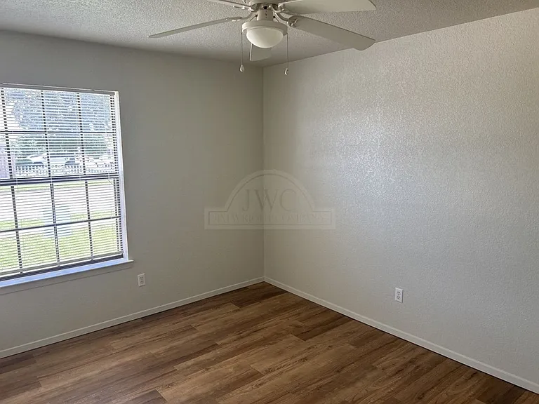 621 Deloris Dr — Photo 6