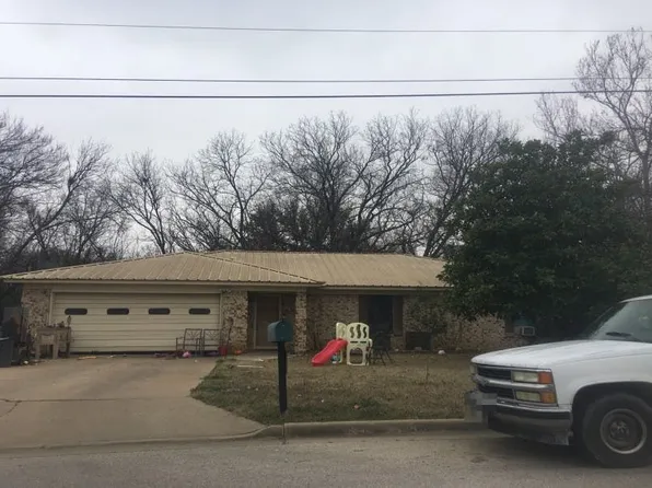 1308 E Boynton St, Hamilton, TX 76531